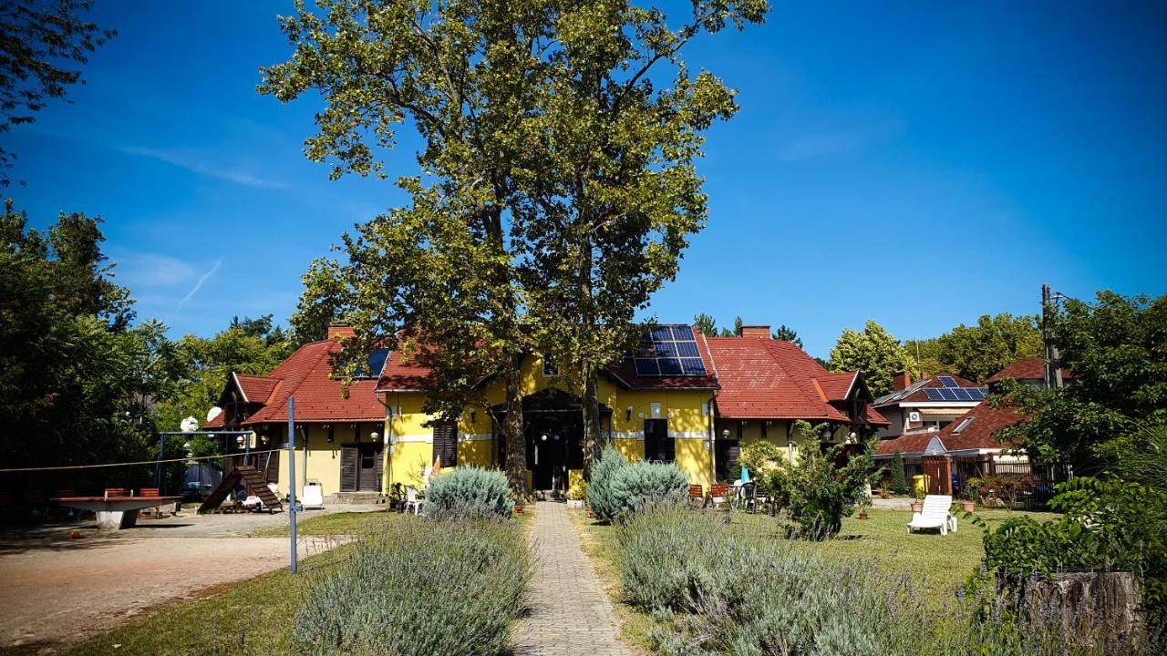 Harmónia Apartmanház Balatonlelle Exterior foto