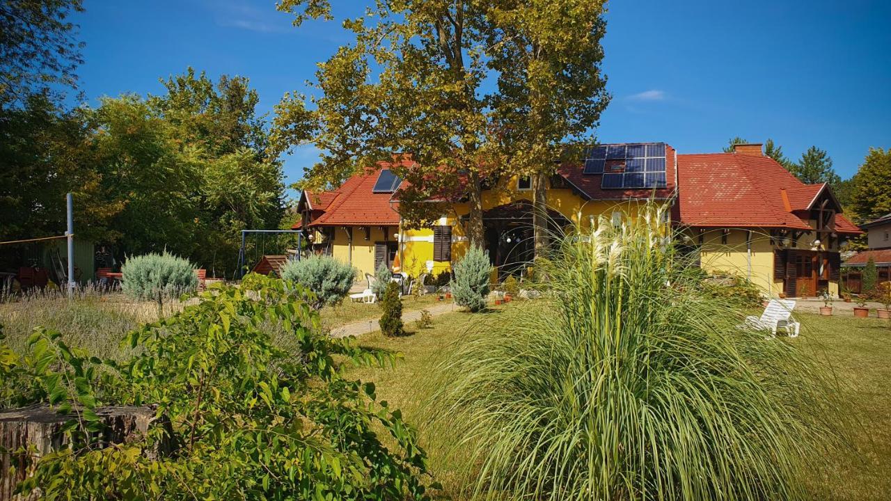 Harmónia Apartmanház Balatonlelle Exterior foto