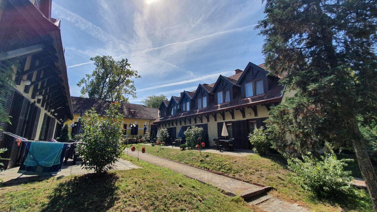 Harmónia Apartmanház Balatonlelle Exterior foto