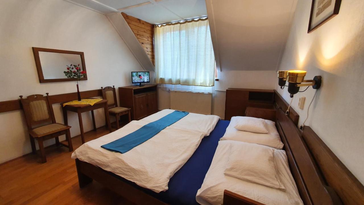 Harmónia Apartmanház Balatonlelle Exterior foto
