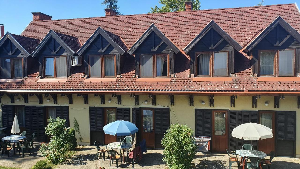 Harmónia Apartmanház Balatonlelle Exterior foto