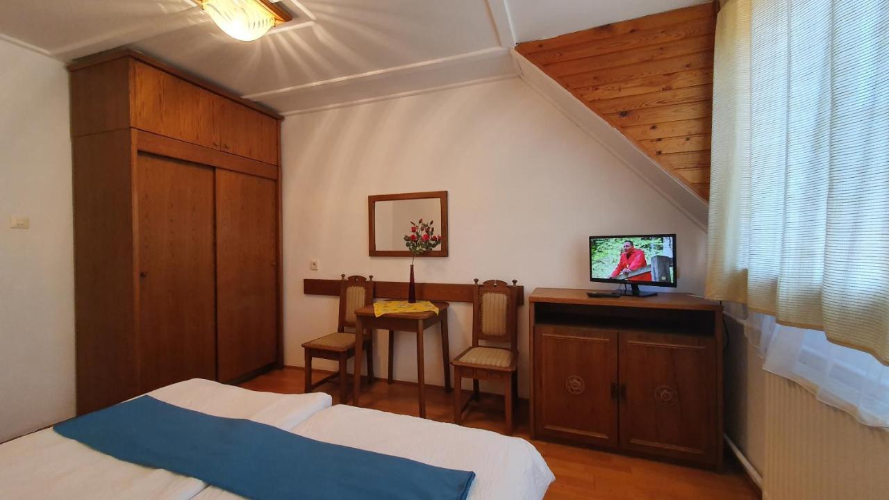 Harmónia Apartmanház Balatonlelle Exterior foto