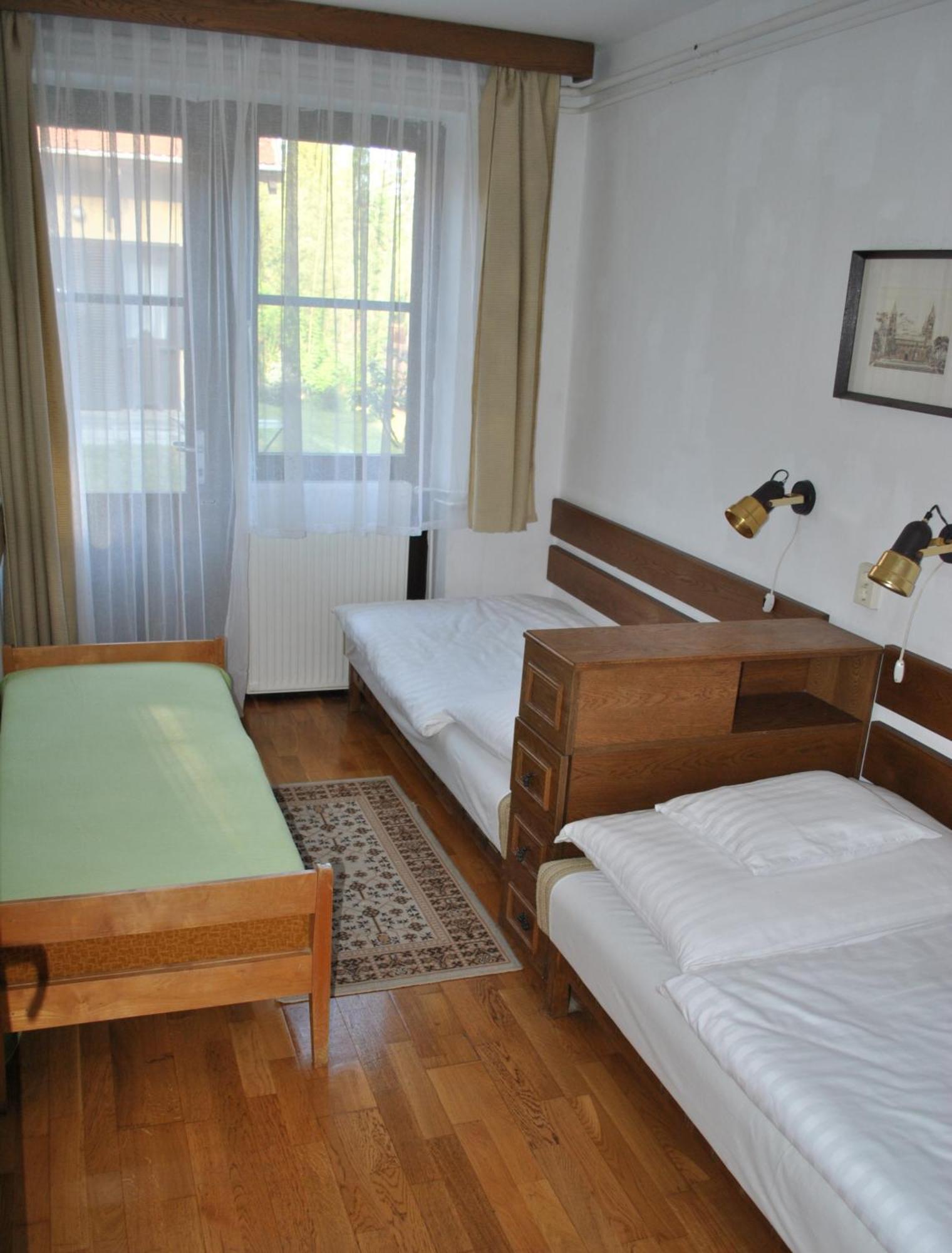 Harmónia Apartmanház Balatonlelle Habitación foto