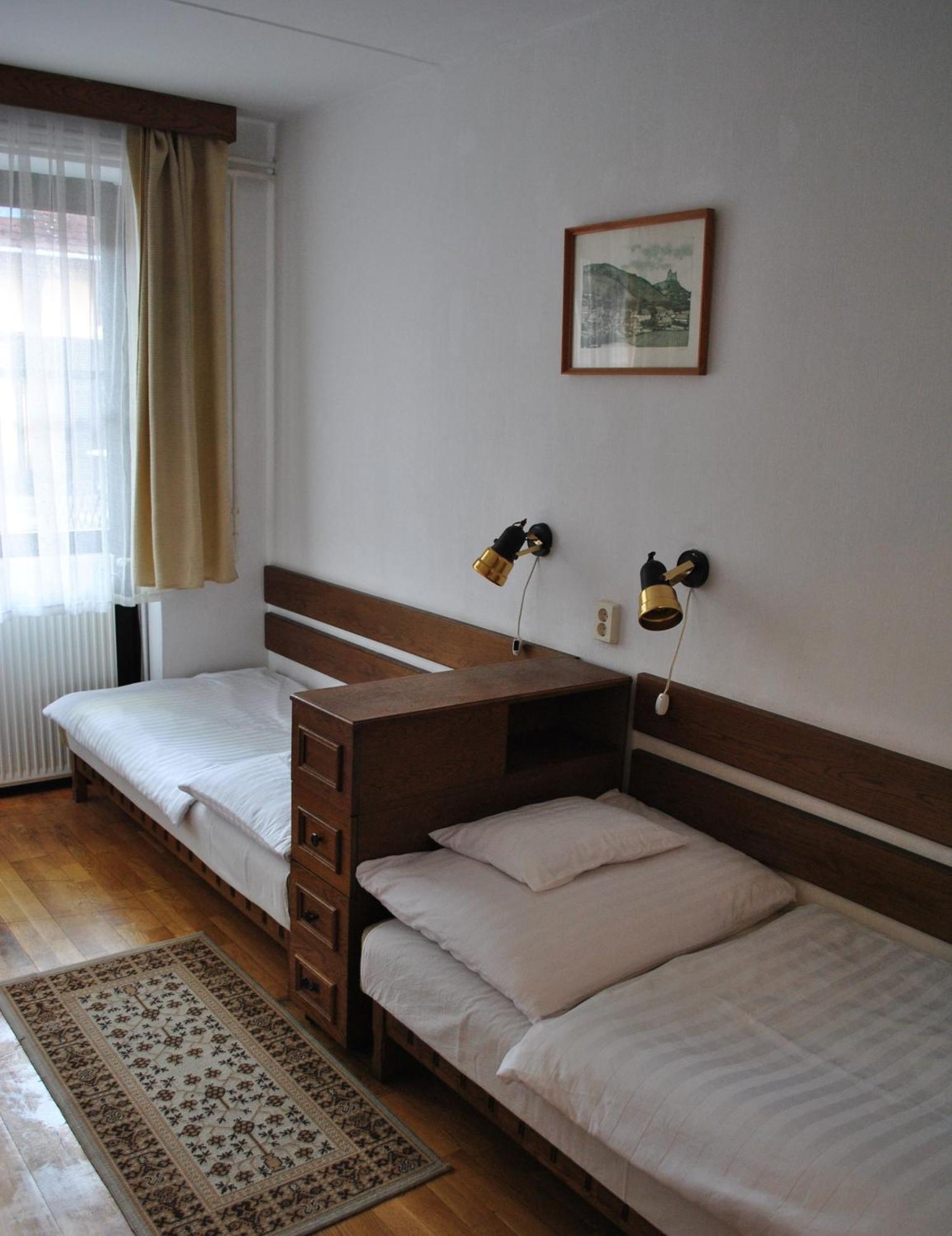 Harmónia Apartmanház Balatonlelle Habitación foto